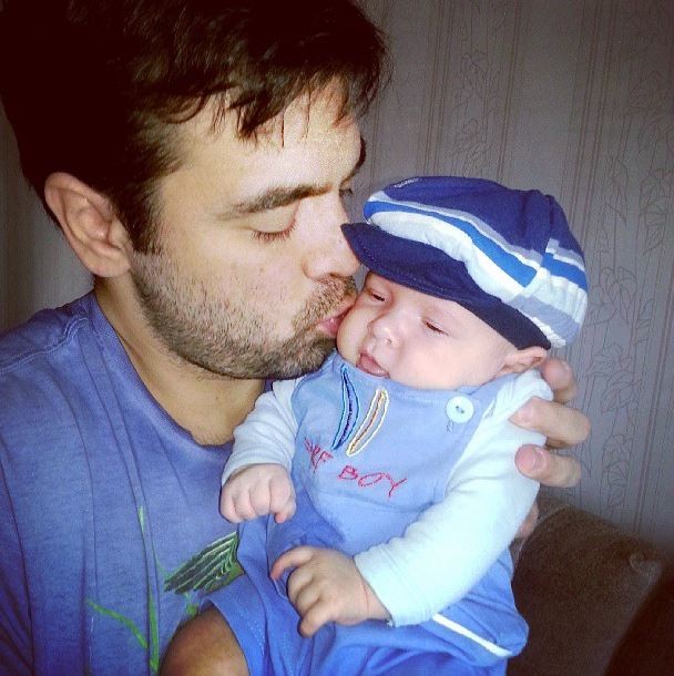 Priscila Pires posta foto do marido com o filho (Foto: Instagram/Reprodução)