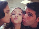 Mel Maia ganha beijo duplo de Bianca Bin e Bruno Gagliasso