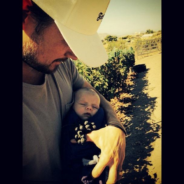 Josh Duhamel e o filho (Foto: Instagram/Reprodução)