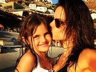 Alessandra Ambrósio mostra foto fofa com a filha na Grécia