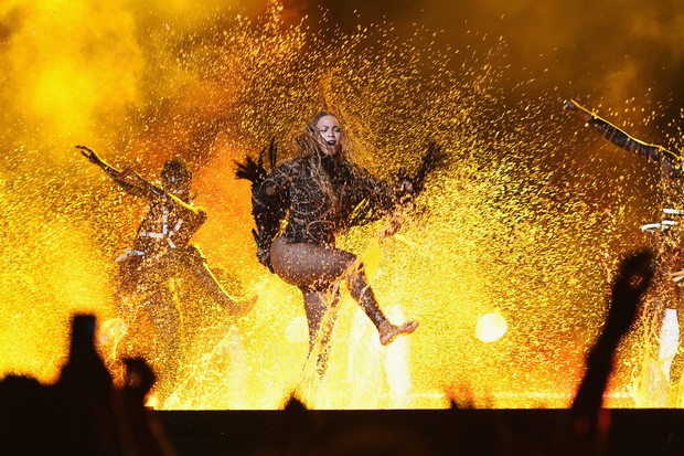 Beyoncé se apresenta no BET Awards, em Los Angeles, nos EUA (Foto: Getty Images)