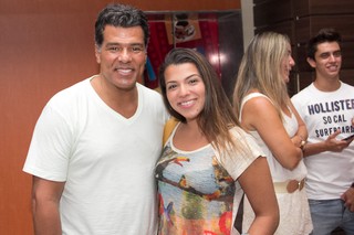 Mauricio Mattar com a filha, Petra, em pré-estreia de filme no Rio (Foto: Derick Abreu/ Foto Rio News)