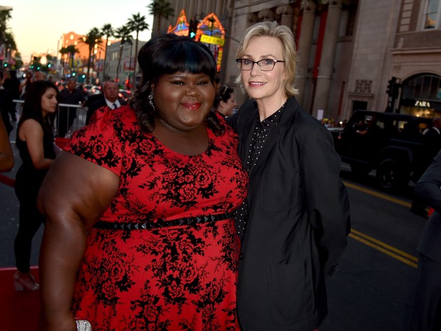 Gabourey Sidibe e Jane Lynch em première de série em Los Angeles, nos Estados Unidos (Foto: Kevin Winter/ Getty Images/ AFP)
