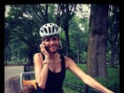 Luciana Gimenez passeia de bicicleta com os filhos: 'Dia feliz'