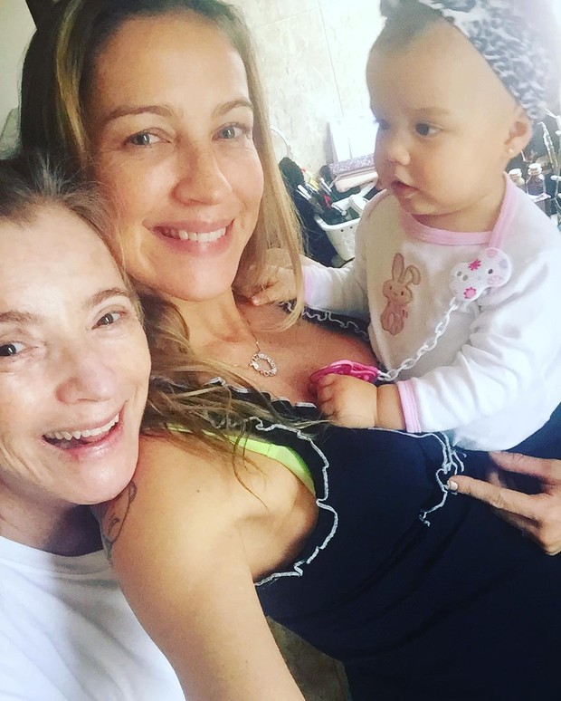 Luana Piovani posa com a mãe e a filha (Foto: Reprodução / Instagram)