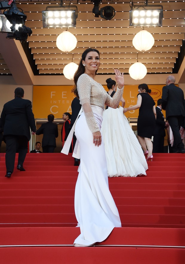Eva Longoria na abertura do Festival de Cannes (Foto: AFP)