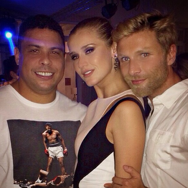Ronaldo e Celina Locks com amigo (Foto: Reprodução/Instagram)