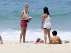 Yasmin Brunet curte quarta-feira ensolarada em praia do Rio