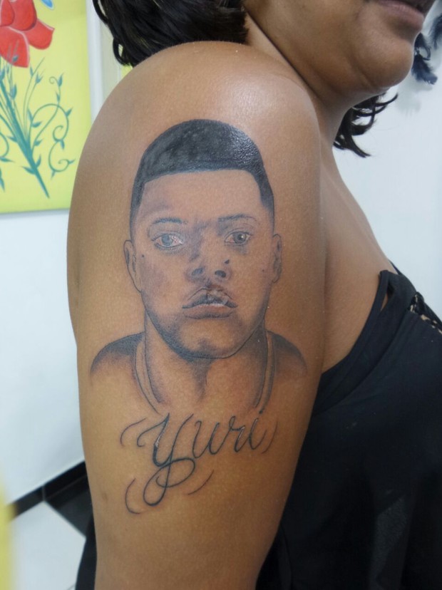 Tati Quebra Barraco faz tatuagem em homenagem ao filho (Foto: Arquivo Pessoal)
