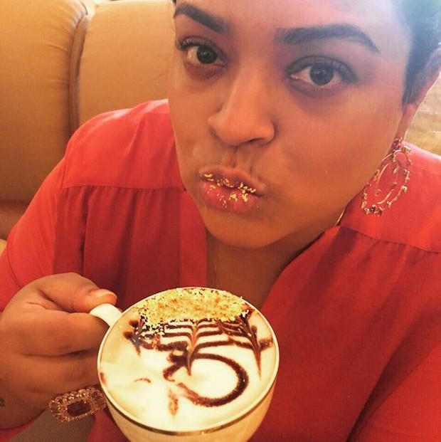 Preta Gil toma cappuccino com ouro em lua de mel em Abu Dhabi (Foto: Reprodução / Instagram)