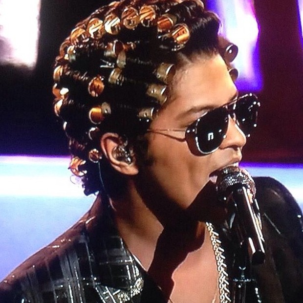 Bruno Mars canta na final do The Voice (Foto: Instagram/ Reprodução)