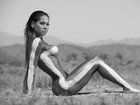 Mayra Cardi posa nua, com corpo pintado, inspirada em Kim Kardashian
