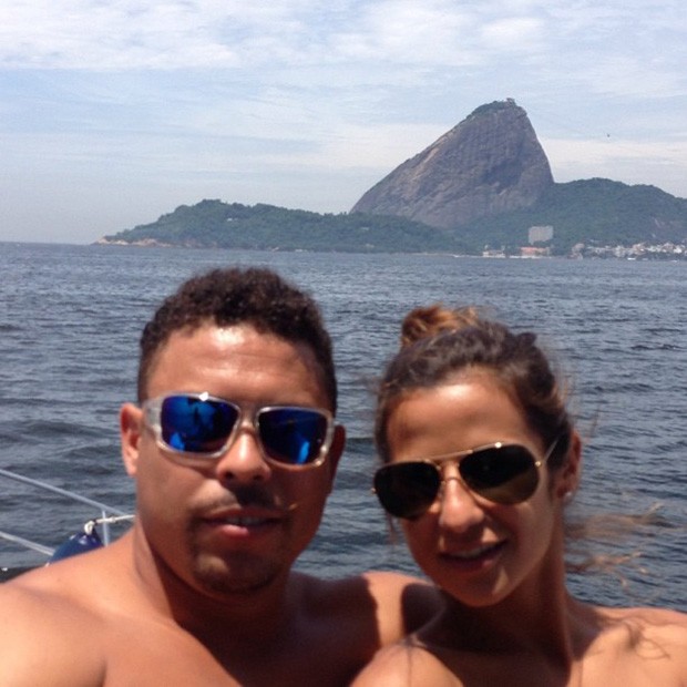 Ronaldo posta foto com a namorada, Paula Morais (Foto: Instagram / Reprodução)