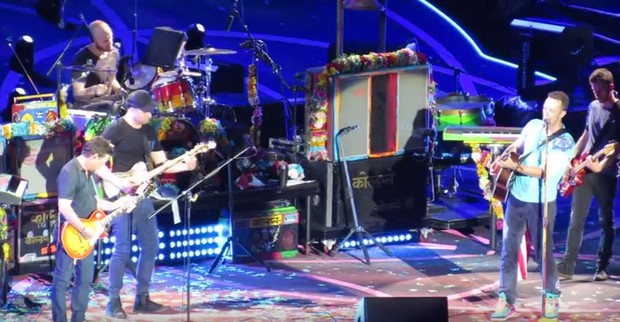 Michael J. Fox se junta ao Coldplay em show (Foto: Reprodução / Youtube)