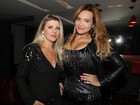 Geisy Arruda e Iris Stefanelli vão a gravação de DVD de cantor sertanejo