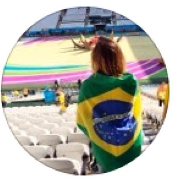 Sasha vendo jogo do Brasil com os amigos (Foto: Instagram / Reprodução)