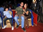Miguel Rômulo e Pérola Faria namoram no circo