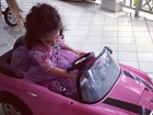 Tânia Mara posta fotos da filha em carrinho rosa: 'Penélope!'