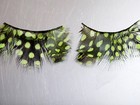 Sombra verde e cílios ousados: confira uma maquiagem para o carnaval