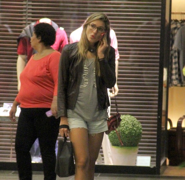 Sasha em shopping no RJ (Foto: Marcus Pavão - AgNews)