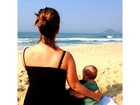 Paloma Duarte acorda cedo para levar filho para a praia: 'Amo muito'