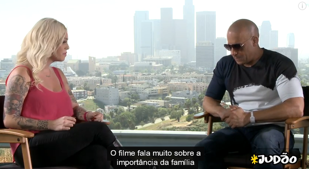 Mayra Dias Gomes entrevista Vin Diesel!  (Foto: Repodrução / Youtube)