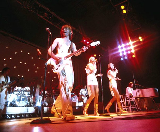 ABBA durante um show em 1977 (Foto: Divulgação / ABBA)