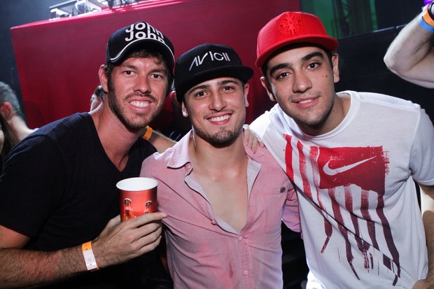 Diego Aguiar, Daniel Rocha e Miguel Romulo na festa M.I.S.S.A. (Foto: Raphael Mesquita/ Foto Rio News)