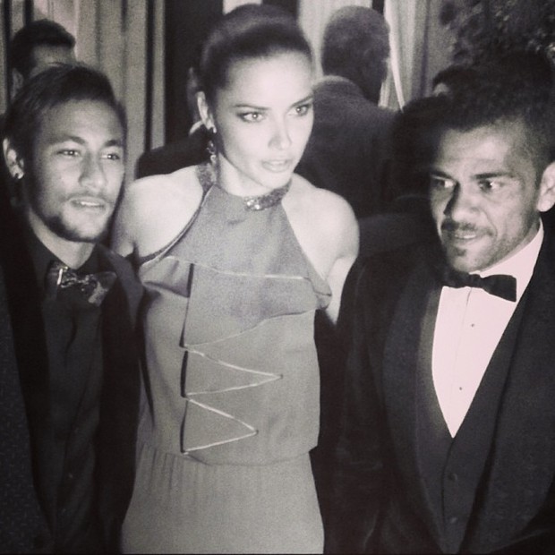 Neymar, Adriana Lima e Daniel ALves (Foto: Reprodução/ Instagram)