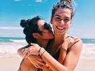 Yanna Lavigne e Mariana Goldfarb exibem boa forma em dia de praia
