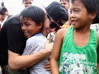 Justin Bieber visita vítimas nas Filipinas: 'Viagem mais tocante da vida'