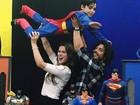 Douglas Sampaio festeja os 6 anos do filho ao lado de Rayanne Morais