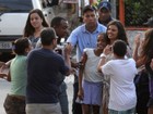 Isis Valverde grava com Marcos Palmeira na Bahia