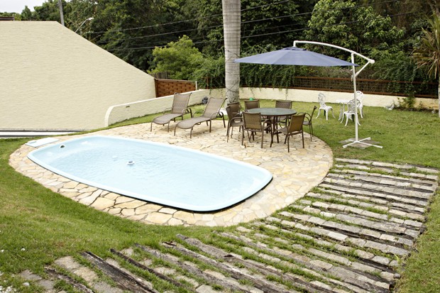A piscina da casa de Angélica Ramos (Foto: Celso Tavares/EGO)