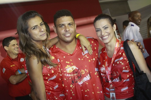 Ronaldo, Cleo e Paula Moraes (Foto: Movimento Fixo/AgNews)