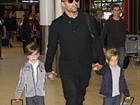 Filhos de Ricky Martin esbanjam estilo na Austrália