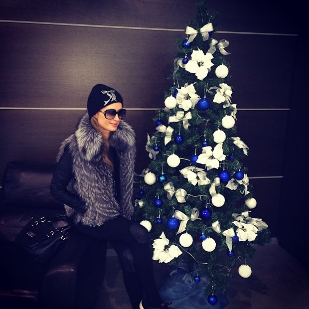 Paris Hilton está em clima de Natal (Foto: Reprodução/Instagram)