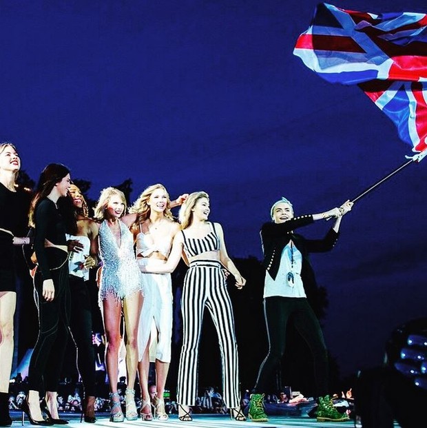 Taylor Swift com Kendall Jenner, Cara Delevingne, Karlie Kloss, Gigi Hadid, Martha Hunt e Serena Williams (Foto: Instagram)