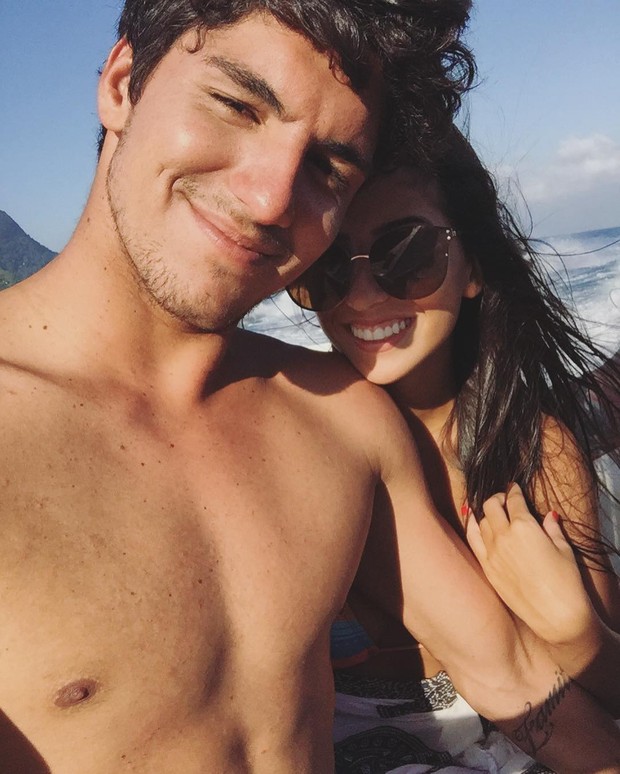Gabriel Medina e a namorada (Foto: Instagram / Reprodução)