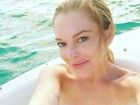 Lindsay Lohan tira selfie sem maquiagem e recebe elogios ousados