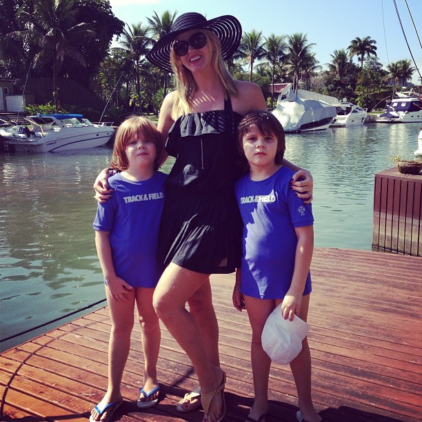 Val Marchiori posta foto com filhos (Foto: Instagram / Reprodução)