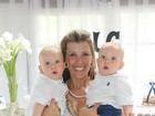 Ex-paquita Roberta Cipriani batiza os filhos gêmeos