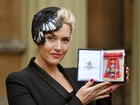 Kate Winslet é homenageada no Palácio de Buckingham 