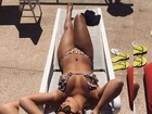 Danielle Favatto posta foto de biquíni colocando o bronzeado em dia