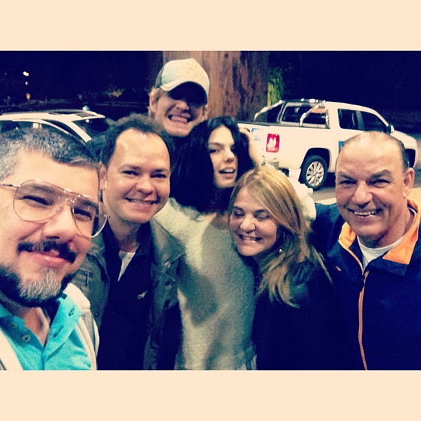 Isis Valverde com o namorado, Tom Rezende, com Ton Reis e amigos (Foto: Instagram/ Reprodução)