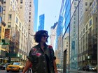Juliana Paes posa estilosa em Nova York com look curtinho