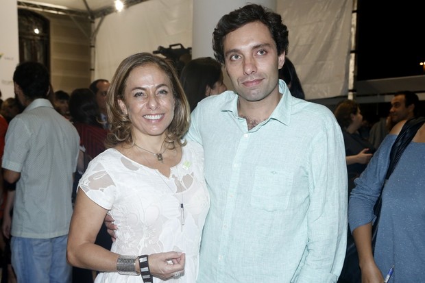 Cissa Guimarães e o filho (Foto: Roberto Filho/AgNews)