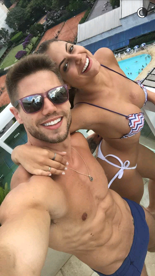 Ex-BBB Jonas e Mari Gonzalez (Foto: Reprodução/Snapchat)