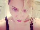 Decotada, Madonna posta selfie sem maquiagem