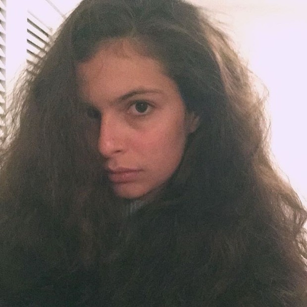 Julia Anquier, filha de Debora Bloch (Foto: Reprodução/Instagram)